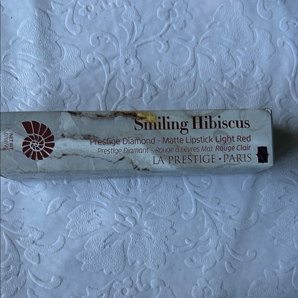 LUXURY Prestige Diamond Matte Lipstick π π - Picture 4 of 5